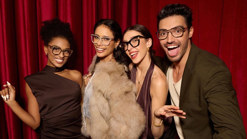 Light Up Yourself: Sparkling Show Stopper Glasses for Unforgettable Style