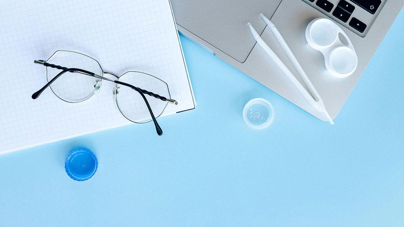 The Ultimate 2025 Guide to Eyeglasses: Trends, Tips, and What to Know