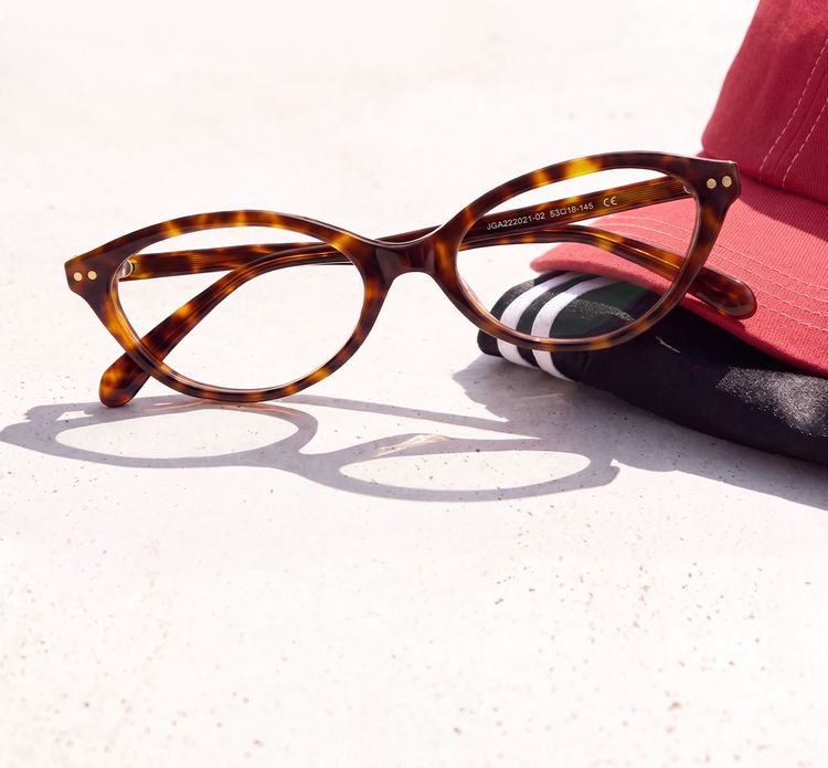 Effortless Style Frame