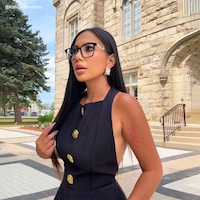 Freya Square Black Glasses8