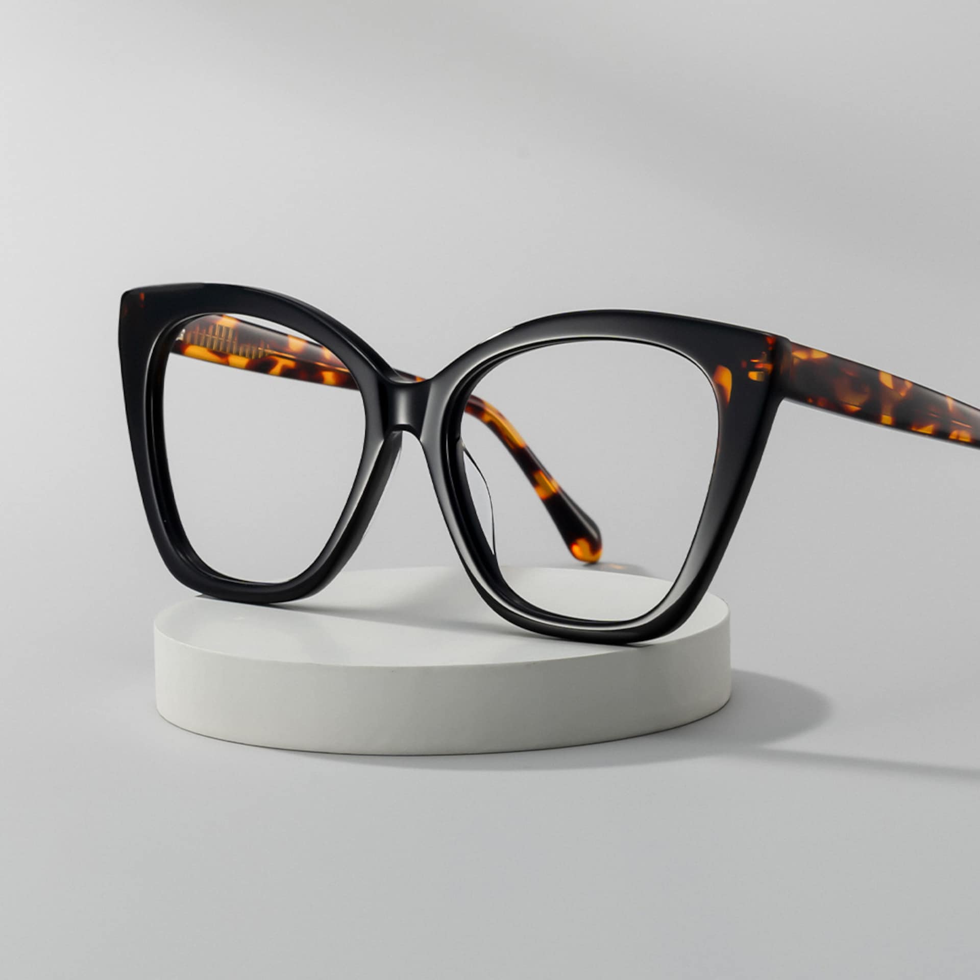 Kira Black Frame Glasses with Butterfly Frame Online | ZEELOOL0