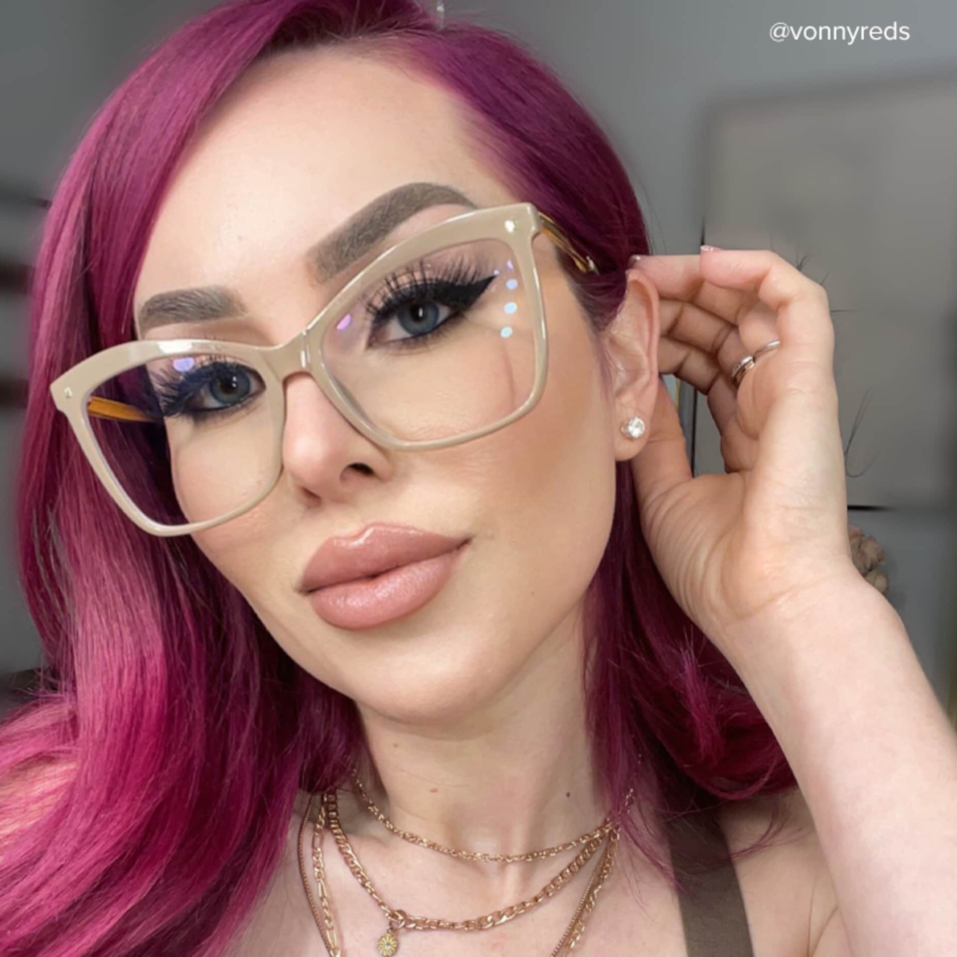 Isaebella Butterfly Coffee Eyeglasses and Thin Frames4