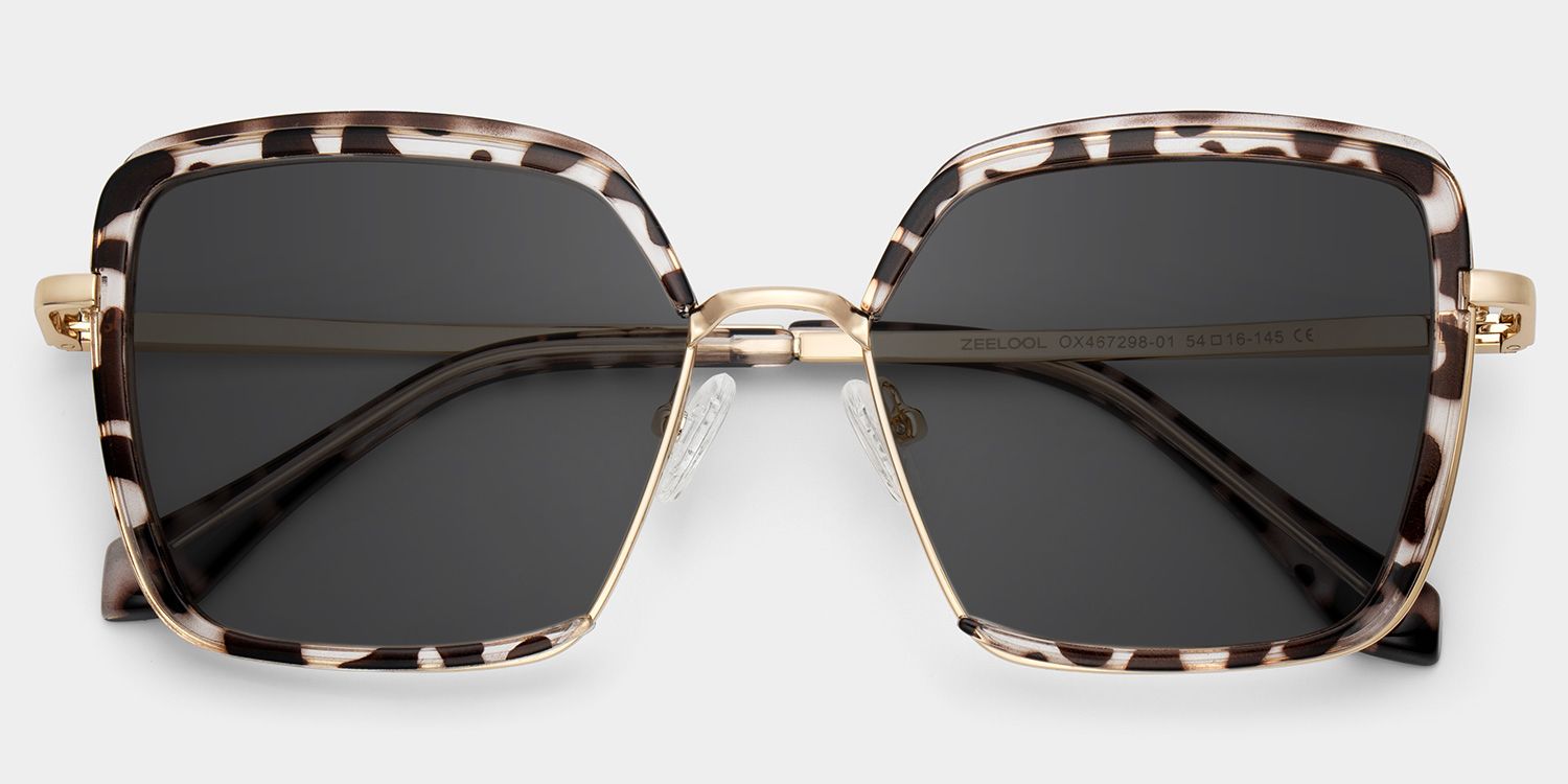 Cordaro Square Clear Tortoise Shell Sunglasses with Nose Pads1