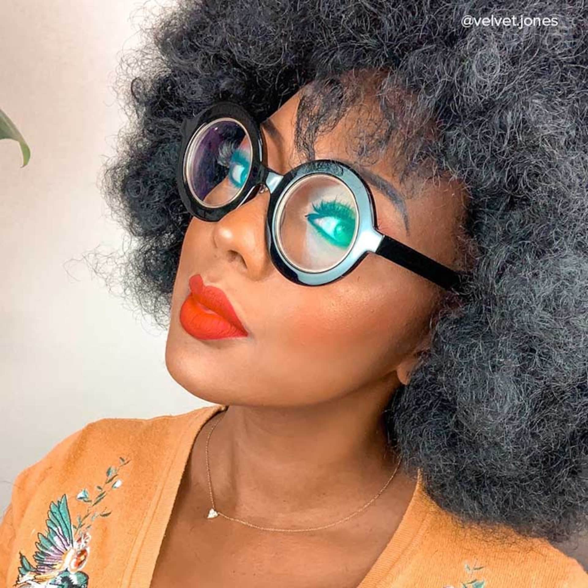 Calhoun Round Black Frame Glasses for Women and Men6