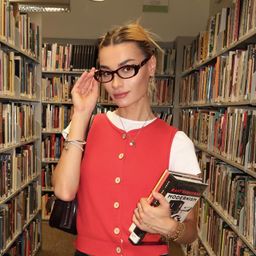 Catherine Tortoise Oval Glasses7