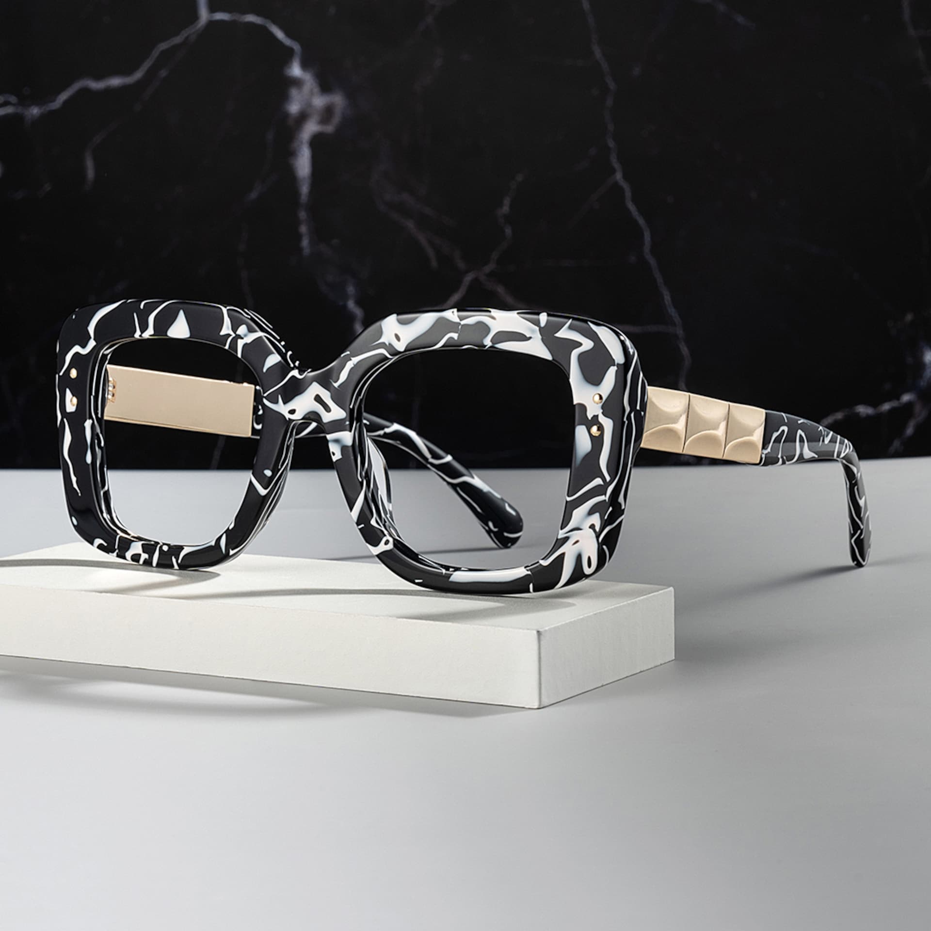 Oversized Thick Square Cow Pattern Frame Glasses0