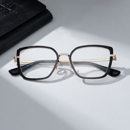 Max Square Black Glasses1