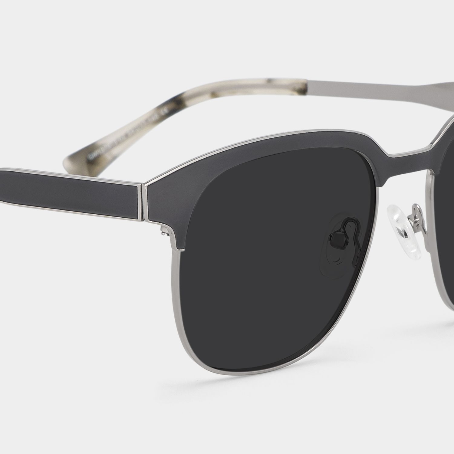 Ｂ☆シルバーカラーのクロムペン Bold Bear Wren Dark-Gray Browline Sunglasses to Frame Your Face | ZEELOOL