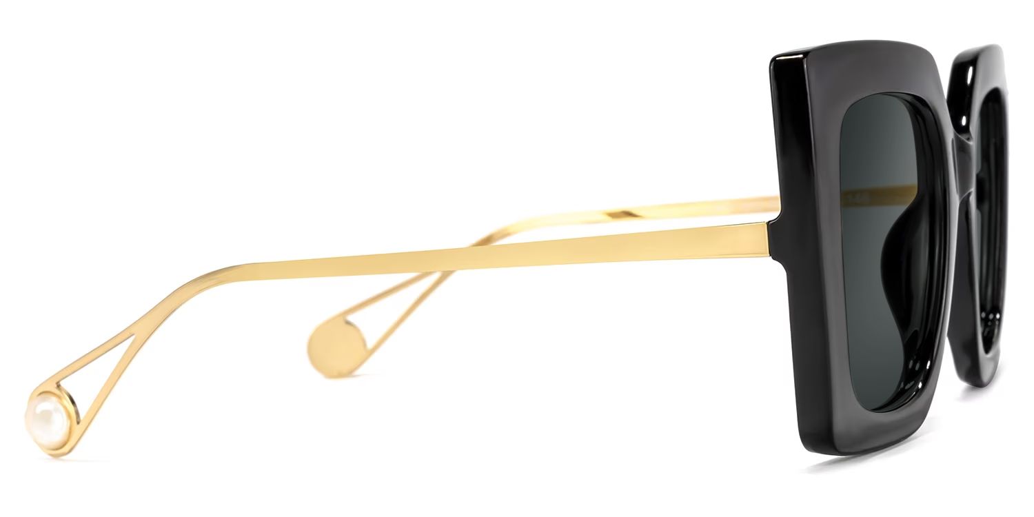 Qatar Square Black Sunglasses and Wide Frames2