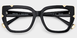 Refined black cat-eyes with a timeless elegance.2