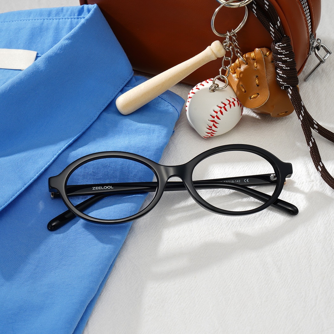 Everly Oval Black Glasses2