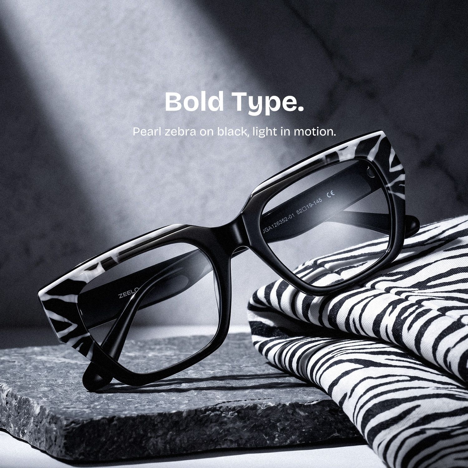 Sequoia Black Rectangle Glasses | ZEELOOL0