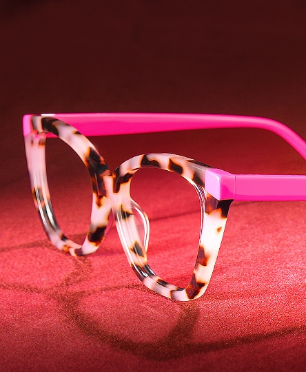 Kira Pink Tortoise Frame Glasses with Butterfly Frame Online | ZEELOOL