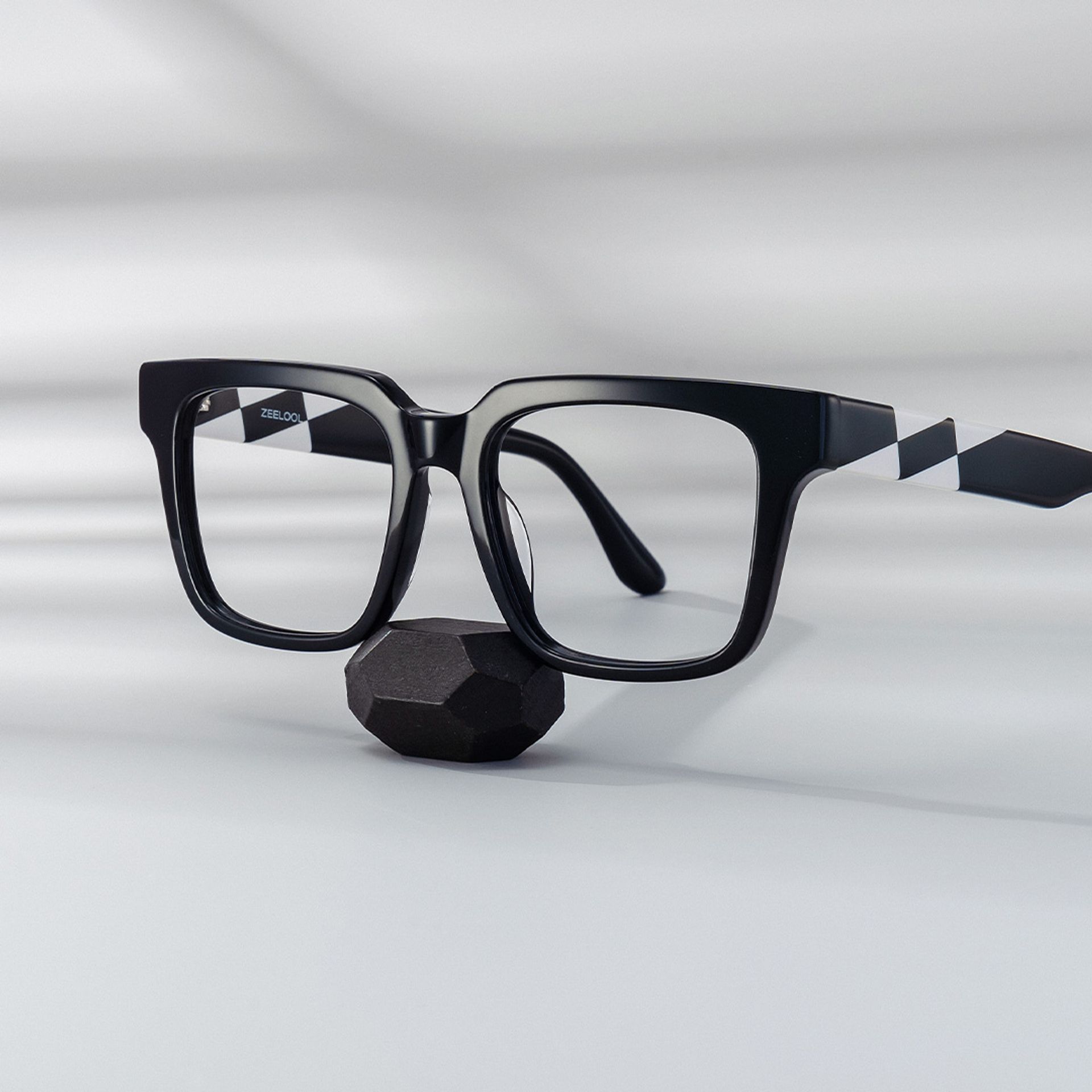 Harriet Square Black Frame Eyeglasses for Man| ZEELOOL0