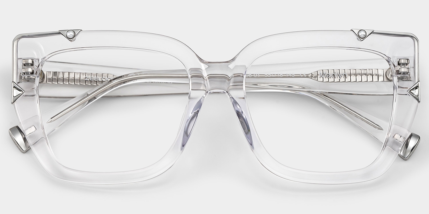 A clear, oversized frame that's playful and chic.2