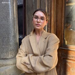 Delilah Square Beige Glasses10