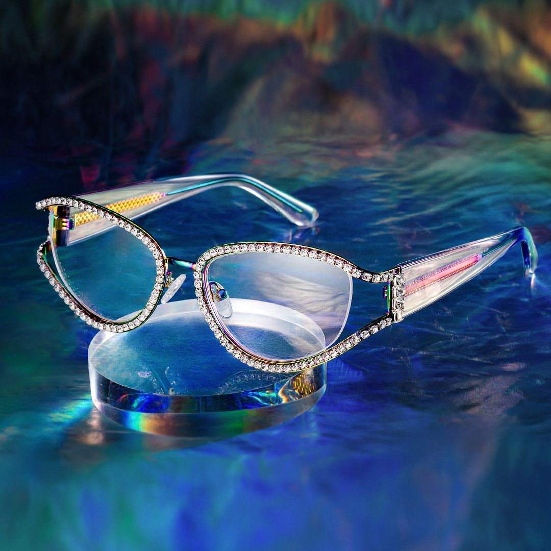 Ladies's Cat Eye Glasses With Shiny Diamonds0