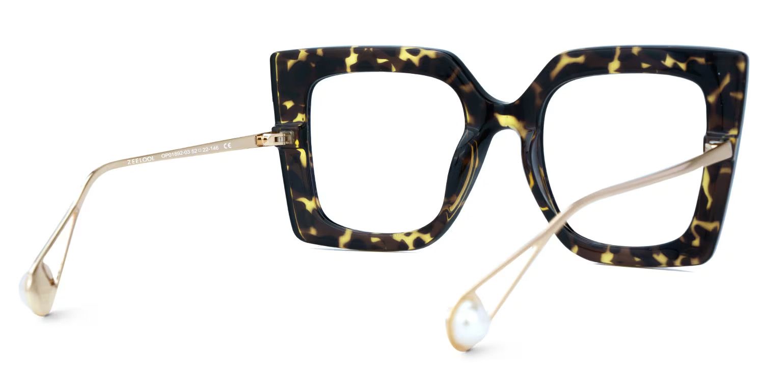 Qatar Butterfly Tortoise-Gold Glasses with Wide Frames3