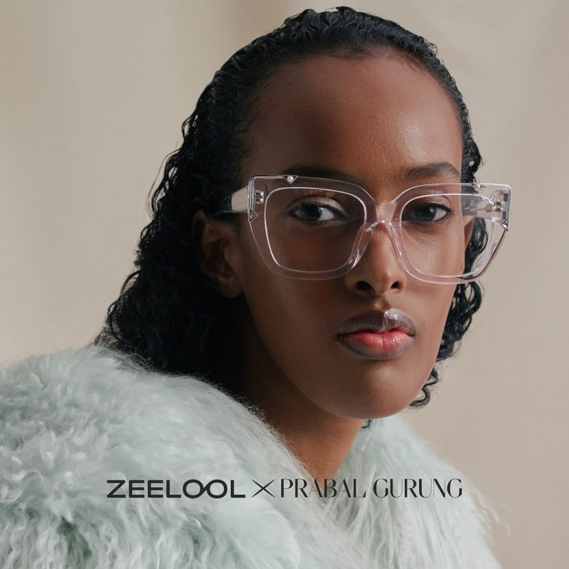 A clear, oversized frame that's playful and chic.