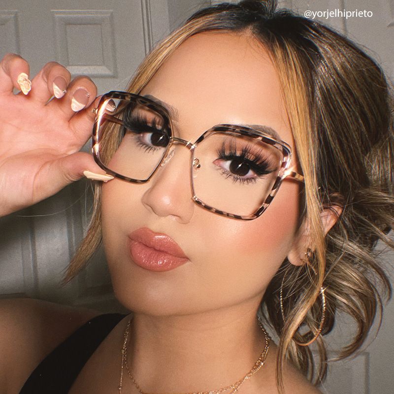 Cordaro Square Clear Tortoise Shell Glasses with Nose Pads8