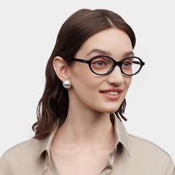 Everly Oval Black Glasses1