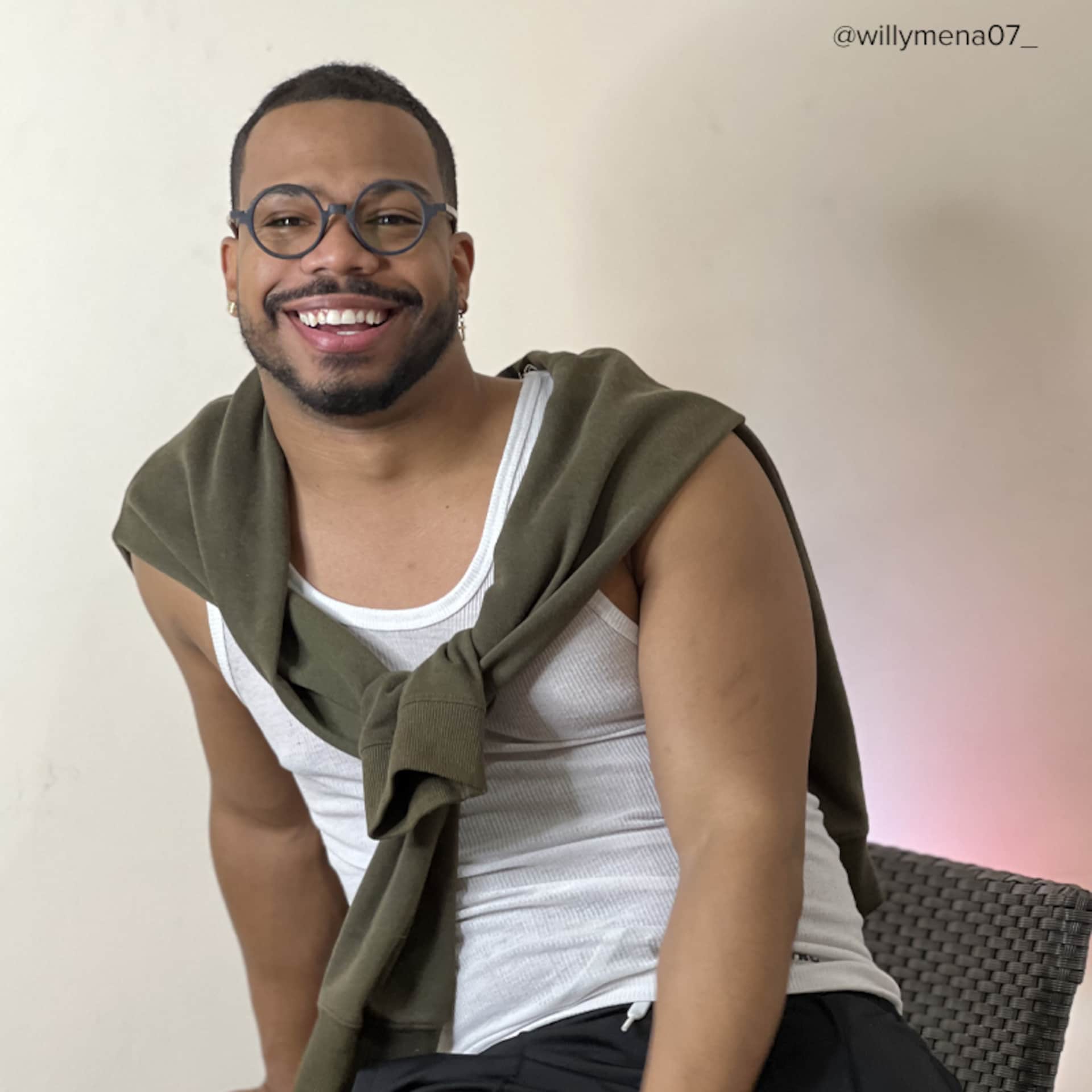 Otto Round Black Glasses Eyeglasses and Acetate Frames4