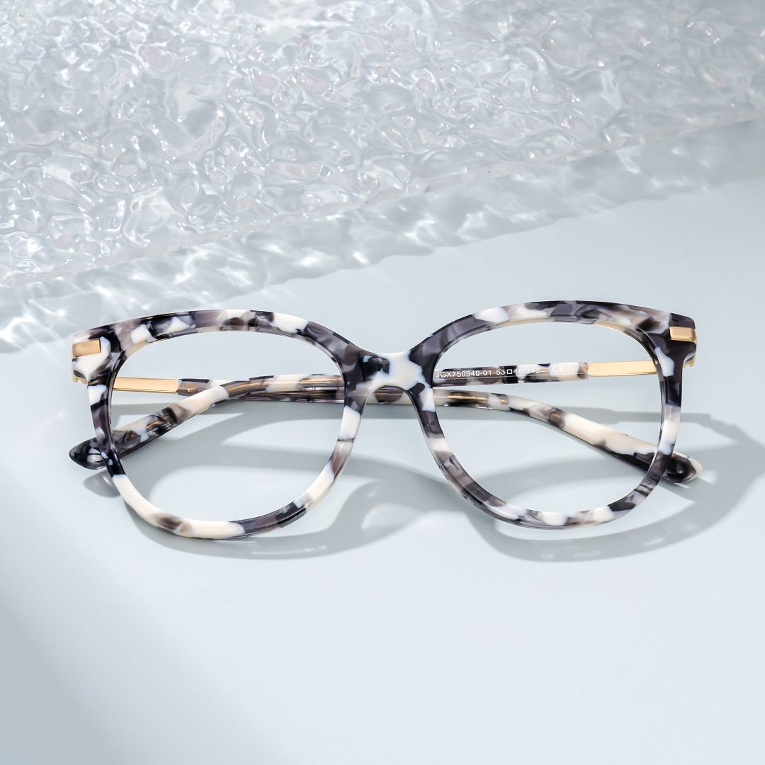 Round Grey Glasses With a Marble Pattern1