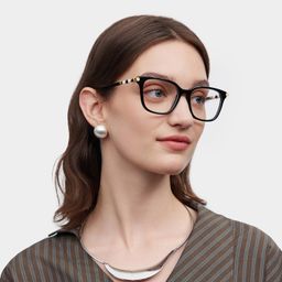 Delilah Square Black Glasses1