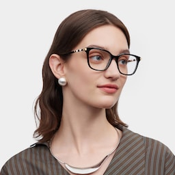 Delilah Square Black Glasses1
