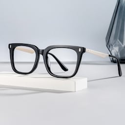 Brooke Rectangle Black Glasses0