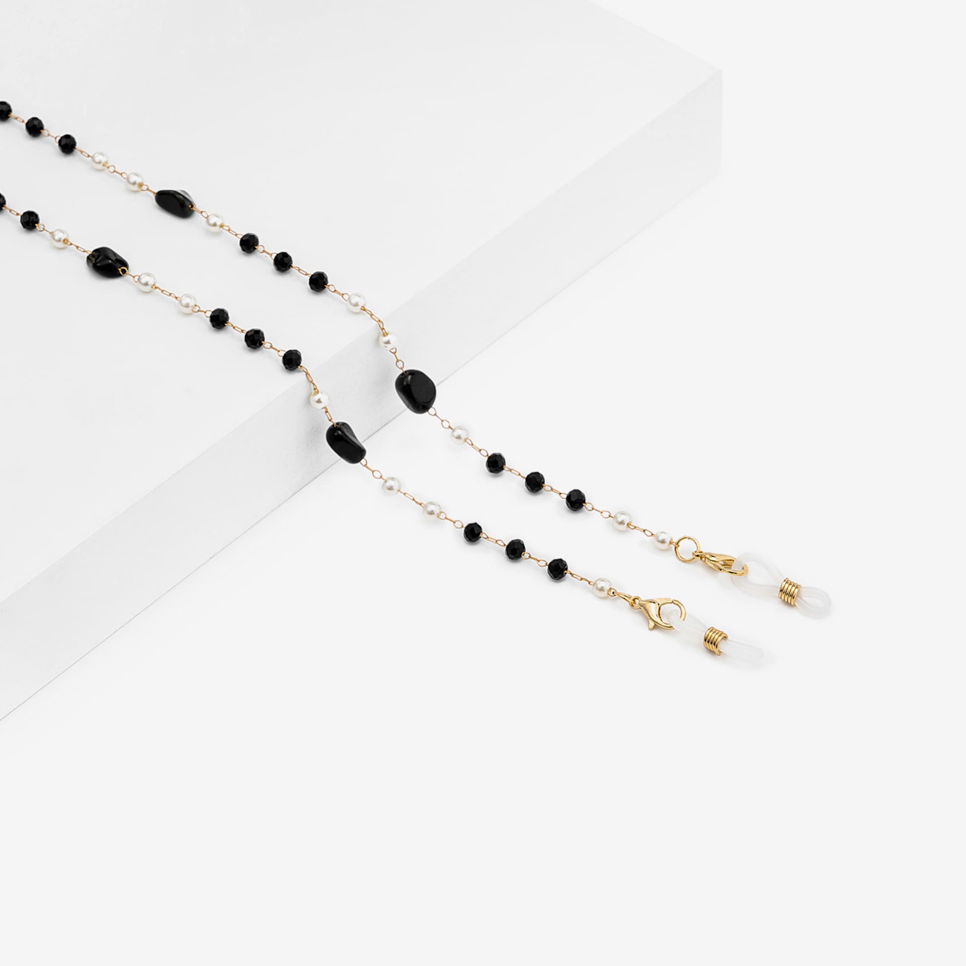 Eyeglasses Chains Accessories For Glasses in Black White Color0