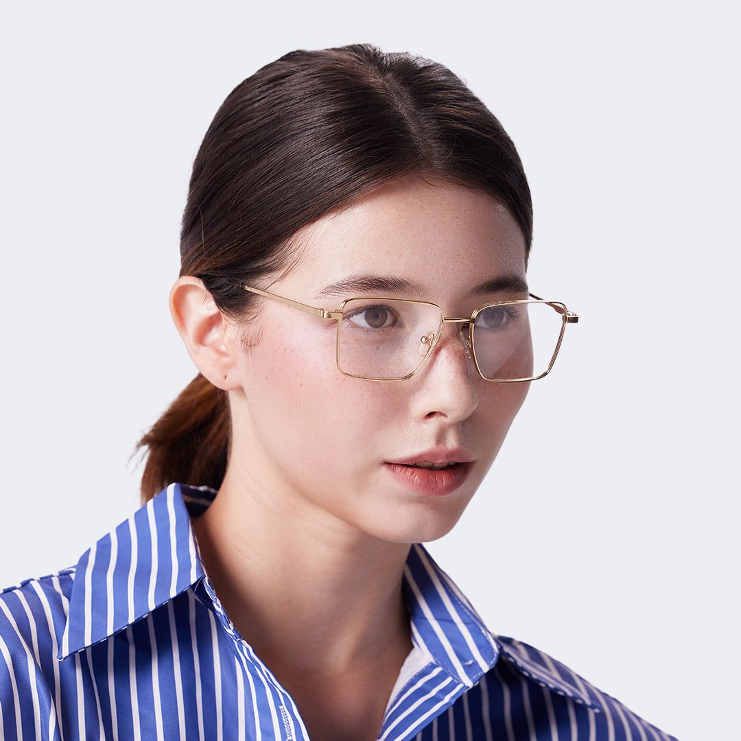 Square Frame Glasses With Metal Material5