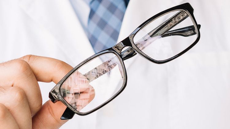 How to Clean Gap Between the Lens and Glasses Frame?