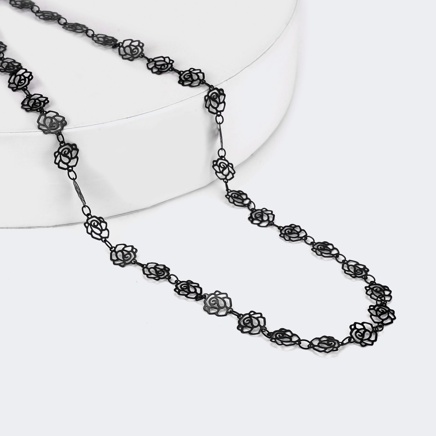 Distinctive Black Flower Shape Chains | Zeelool Glasses0