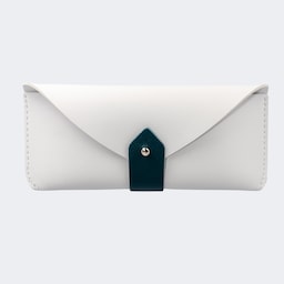 Simple Stylish White Leather Box0