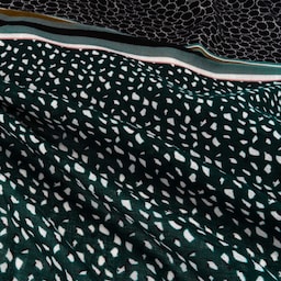 Vintage Four Seasons Available Black-Green Scarves1