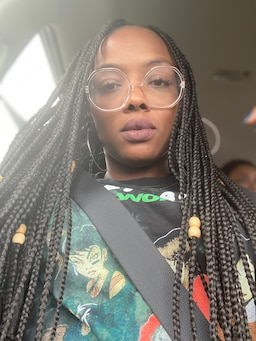 I love this frame! A prefect compliment to my style!0