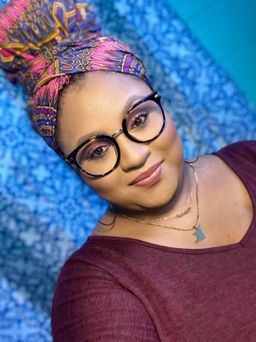 I absolutely love this frame. I wasn't sure if the shape would suit me0