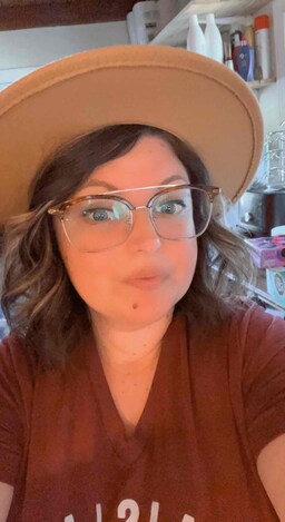 love these! they are light weight, easy to bend to make them tighter i0