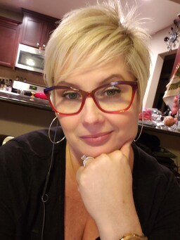 These glasses are so much prettier in person.  I wear progressive lens0